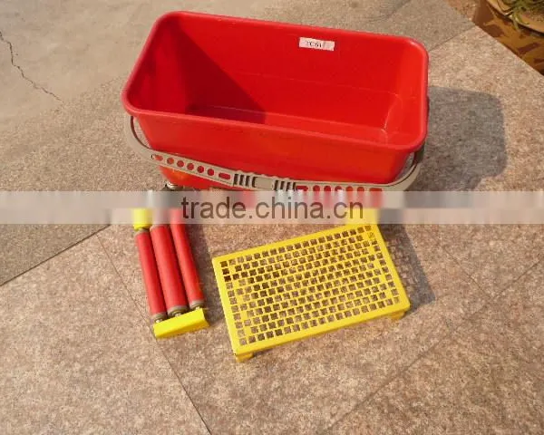 Plastic Bucket With Roller and Stand photo-2
