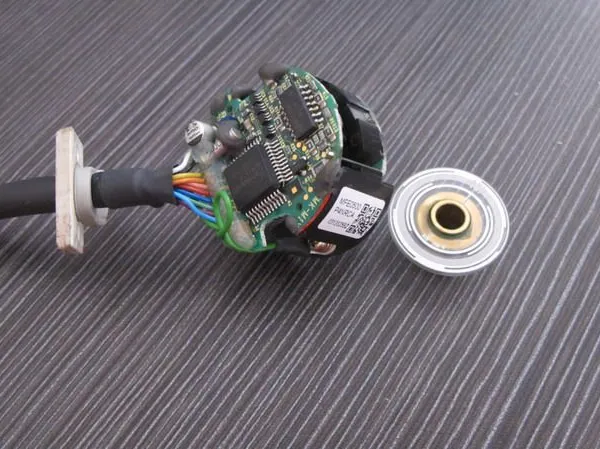 Encoder photo-3