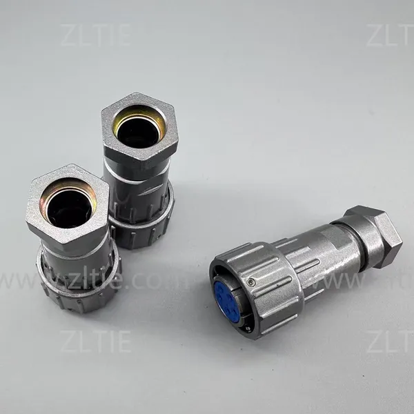 High Quality FQ18 Series 5-Pin Straight Female Plug photo-3