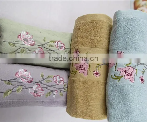 China Factory Supply Solid Color Luxury Embroidery Towel Set photo-2