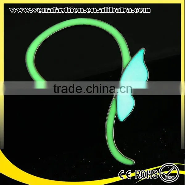 Small Order Glow Exotic New Fashion Earrings for 1 Dollar photo-5