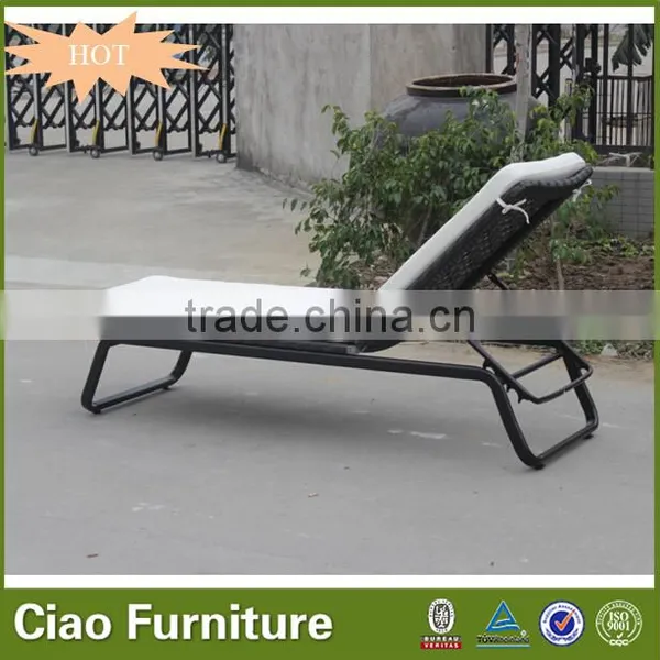 Flower Weaving Outdoor Furniture Plastic Rattan Beach Sun Lounger photo-3