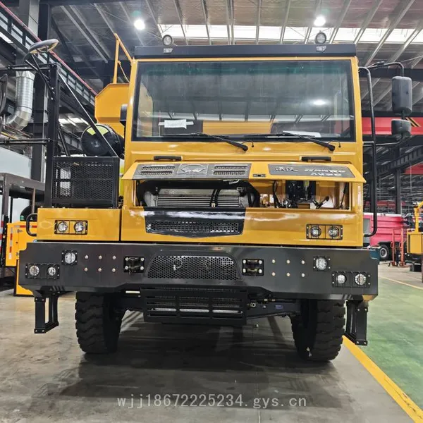 Sinotruk Mining Export-type Grease Filling Vehicle, Heavy Truck and Mining Truck Oil, Diesel, and Coolant Supply Vehicle photo-3