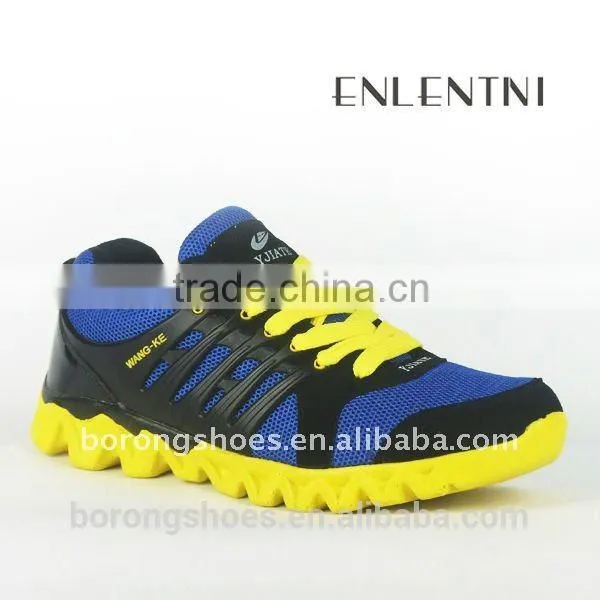 The Most Fashion Men Sport Shoes