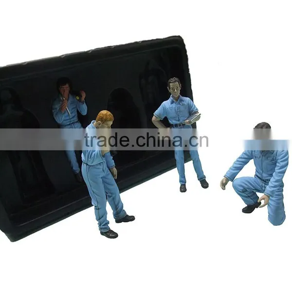 Plastic Model Doll of Serviceman photo-2