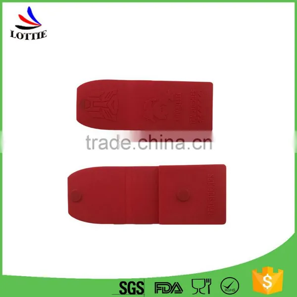 FDA Grade Eco-friendly Easy to Clean Silicone Red Card Wallet. photo-5