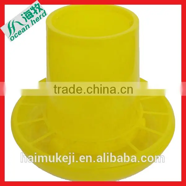Poultry broiler and breeder feeder