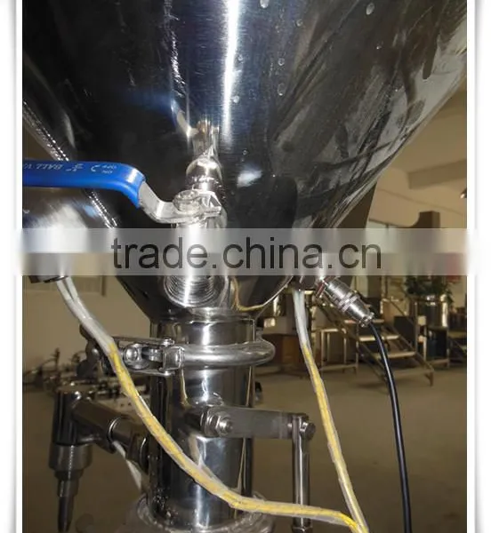 Vertical Type Constant Temperature Liquid Wax Filling Machine With Mixer and Hopper photo-4