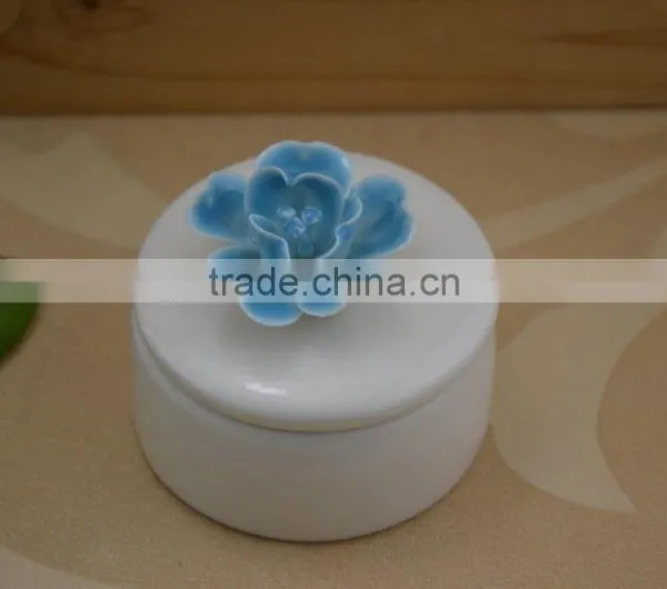 Wholesale Porcelain Jewel Box With Flower Shape Design