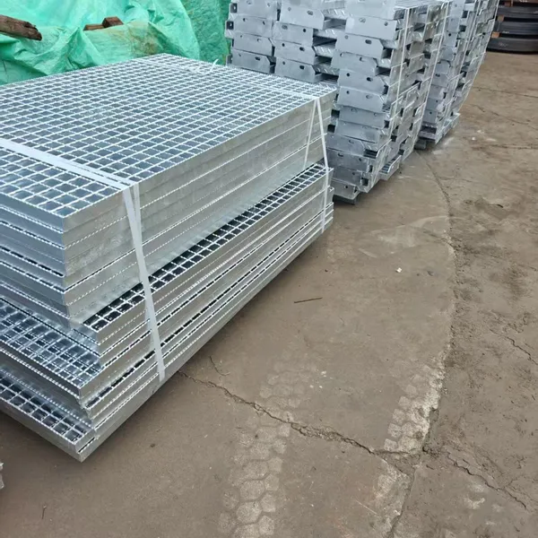 Heavy Duty Steel Grating Industrial Hot Dipped Galvanized Steel Grating for Construction photo-5