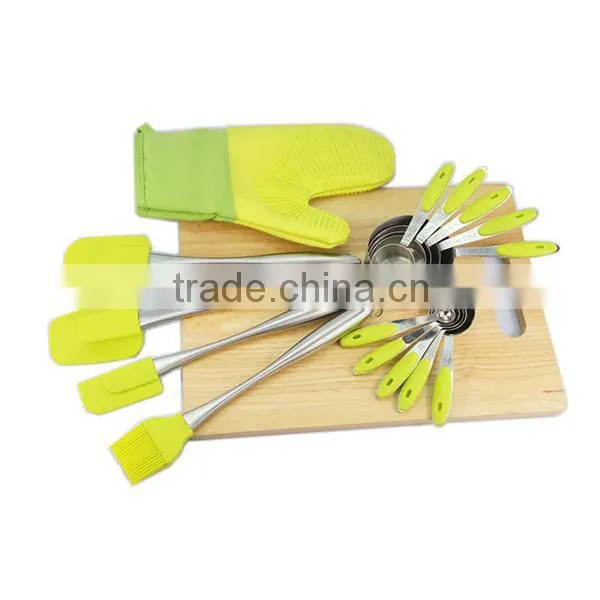 Silicone Kitchen Sets With Measuring Spoons,Turner Spatula and Silicone Glove photo-2