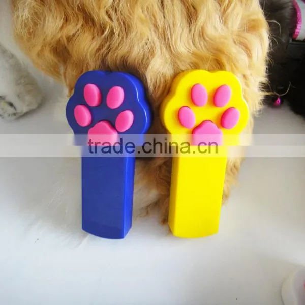 Winod Cat Paw Shape Laser Beam WIN-1923 Black Paw Luggage Blister Packing Laser Pointer on off Switch photo-3