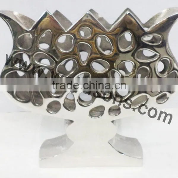 Hammered Patterns in Sugar Style Metal Vase in Mirror Polish Made in Sheet Aluminium photo-6