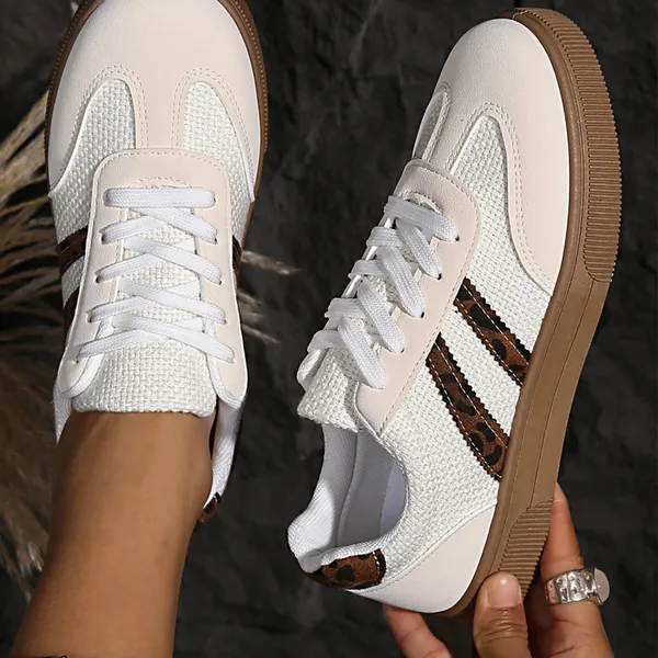 Wholesale Spring and Autumn Fashion New Women's Round Toe Walking Shoes Color Matching Casual Comfortable Shallow Mouth Thick Sole Sneaker photo-3