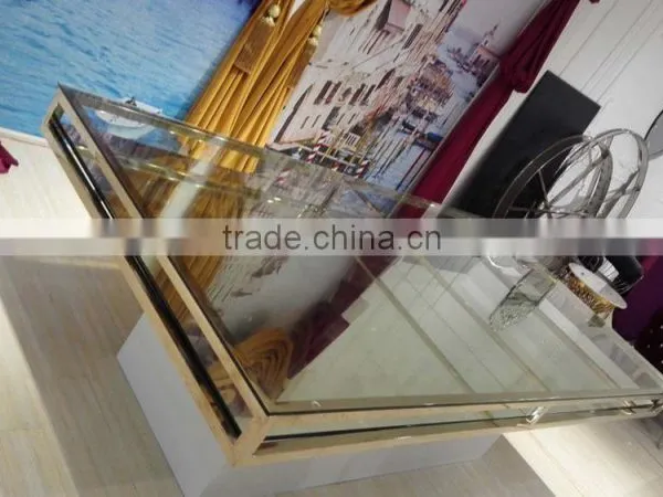 New Design Golden Glass Top Wedding Table With Crystal photo-6