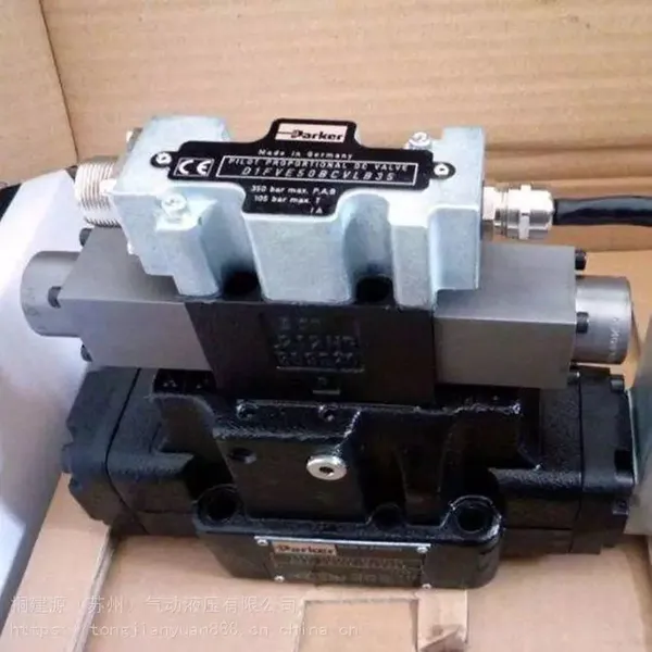 Supply Lenze E82EV402K4C Inverter Servo Controller, Motor, Gear Reducer
