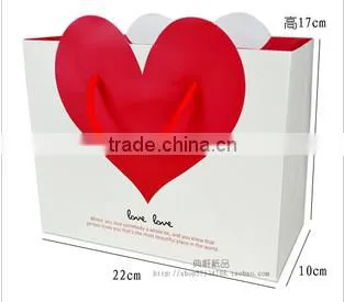 Elegant Heart Shaped Design Paper Hand Bag for the Wedding