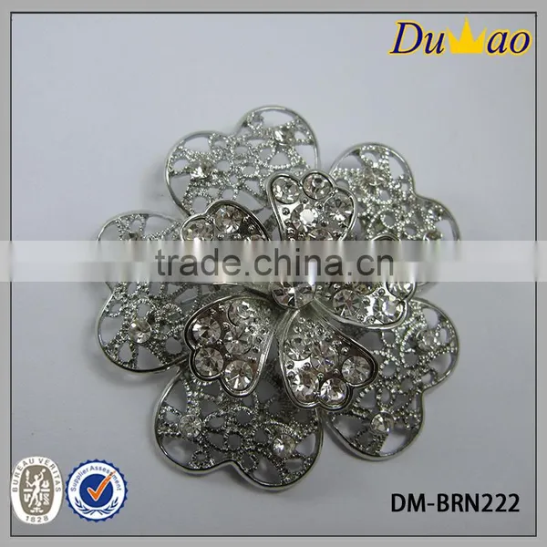 Popular Unique Design Silver Blowing Flower Bridal Rhinestone Metal Brooch photo-2