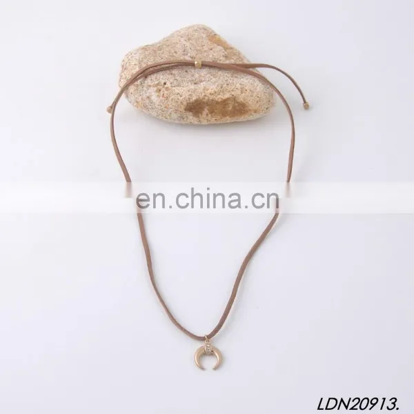 Fashion Gold Crescent Pendant Necklace Bohemian Suede Necklace Minimalist Necklace photo-2