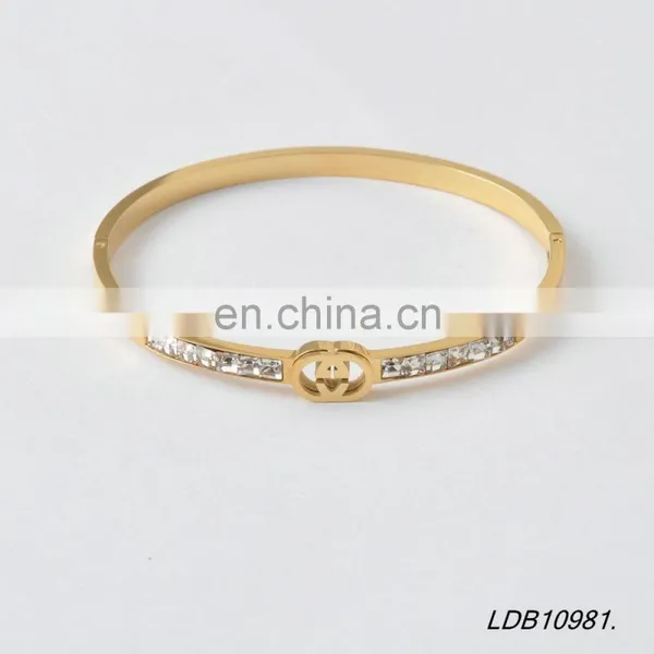 Crystal With Smoothly Gold Cuff Bracelate photo-2