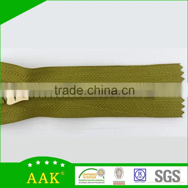 Close End With Metallic Color Puller 8# Delrin Teeth Zipper Manufacturer Quality Choice photo-3