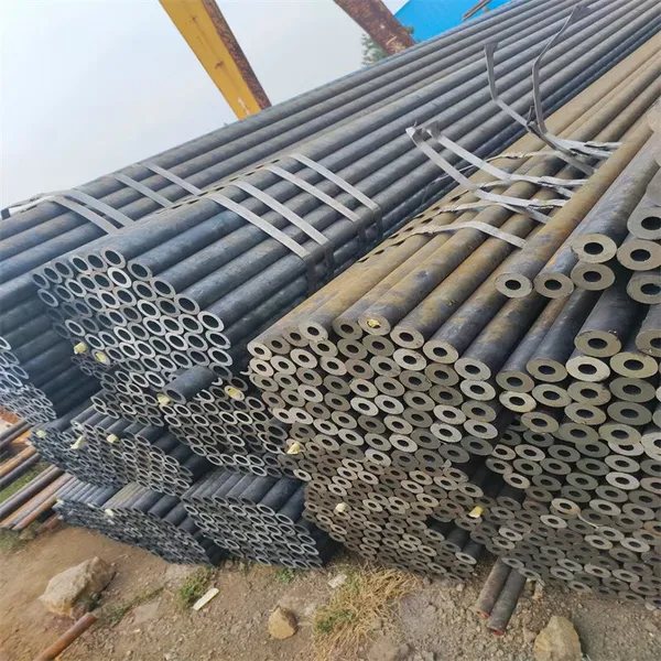 Hot Rolled Seamless Carbon Steel Pipe for Construction Structure and Infrastructure Pipeline Engineering Projects photo-2