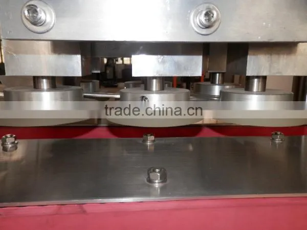 FX-6L Full-automatic Inline Capping Machine For Plastic Thread Cap photo-4