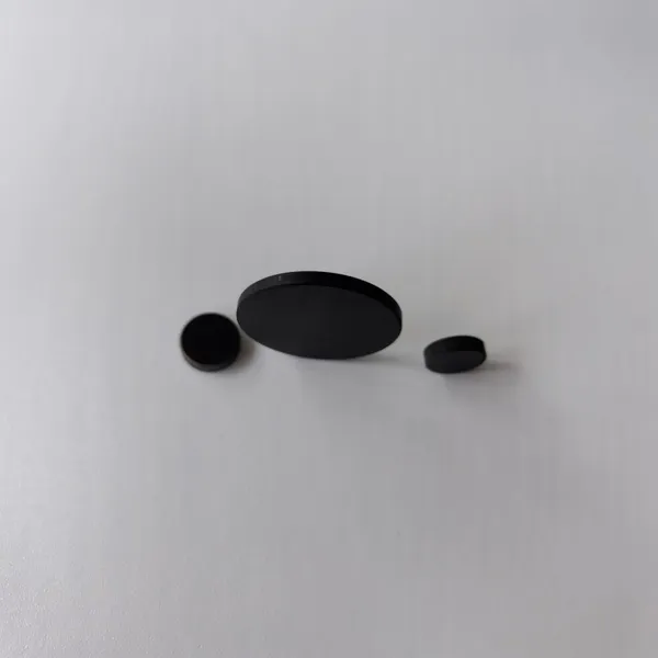 Infrared Transmission Visible Absorption Optical Glass Custom HWB780 Cut-off Filter Optical Glass