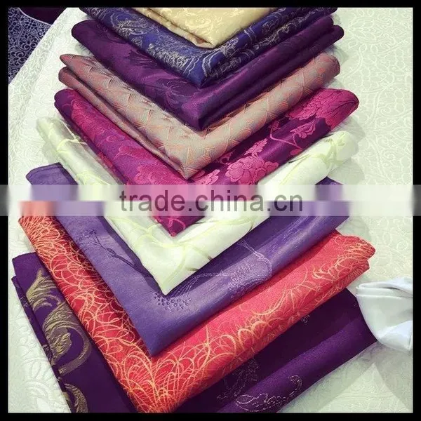 Factory Produce Cheap Price Fancy Jacquard Table Cloth and Napkins Manufacturer