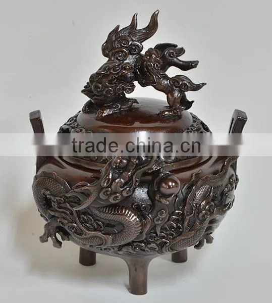 Dynamic Three-dimensional Grave Candle Holder With Great Details photo-3