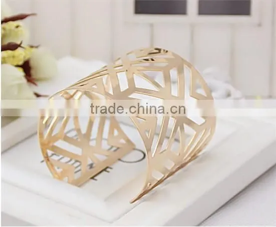 European Golden Exaggerated Wide Metal Hollow Cuff Bangle for Women photo-2