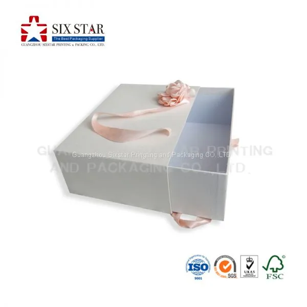 Luxury White Gift Cardboard Drawer Box With Ribbon and Rose Made in China photo-3