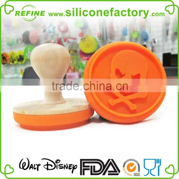 FDA LFGB DGCCRF FOOD GRADE Halloween Gift Silicone SKULL Design Cookie Stamp photo-2