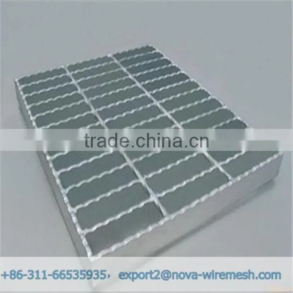 Factory price anti - slip serrated steel grating