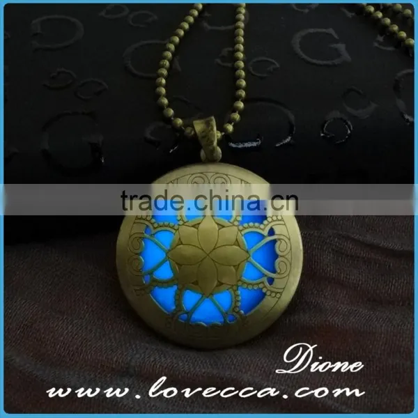 Handmade Night Light up Alloy Locket Glow Dark Necklace photo-5