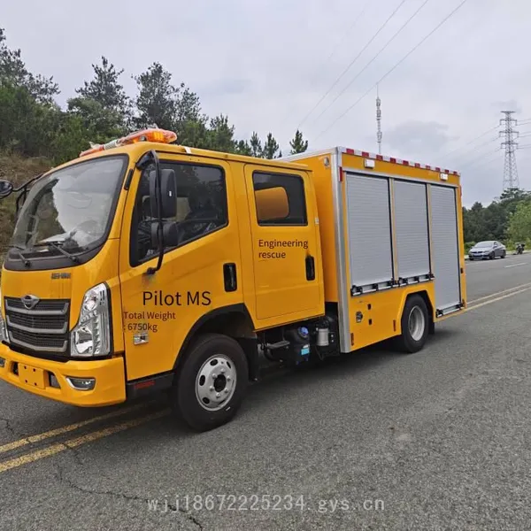 Pilot 6-seater Engineering Rescue Vehicle, 2000-cubic Large-flow Drainage and Flood Prevention Emergency Equipment Vehicle photo-2