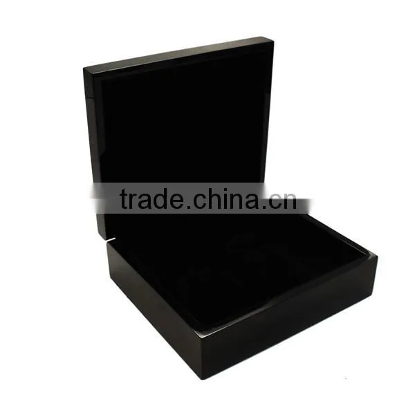 Blck Square Perfume Tin Box photo-3