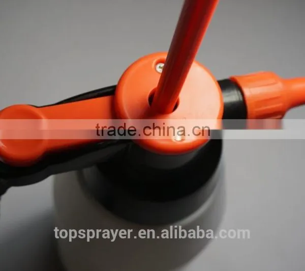 1.5L High Quality Garden and Farm Spray Pressure Sprayer photo-3