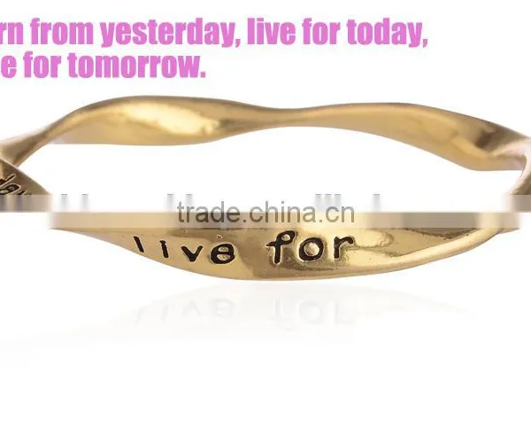 Reach for the Stars Small Crystal Charm Bangle Popular Women Twist Bangle Fashion Design Metal Bangle photo-3