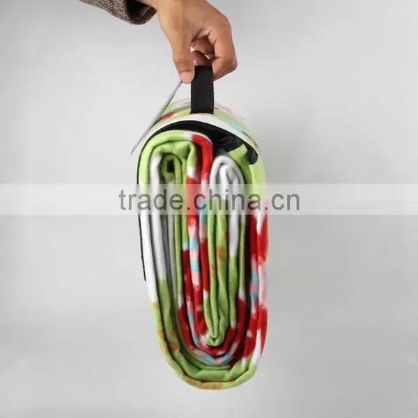 Wholesale Hot Sell Household High Quality Waterproof Folding Picnic Mat With Black Handle photo-3