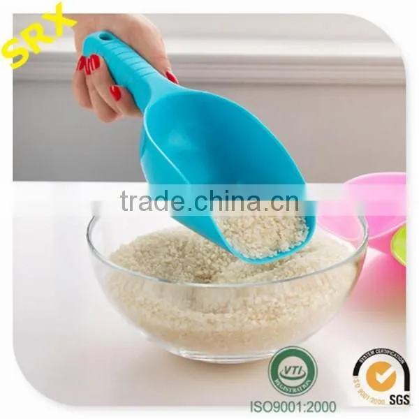 Customized High Quality Food Grade Plastic Fruit Scoop for Sale, OEM Ice Party Scoop, Make Your Own Plastic Food Scoop photo-3
