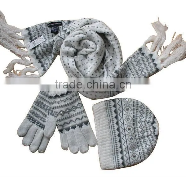 Various Design Jacquard Fashion Winter Knitted Scarf Hat Glove Sets photo-4