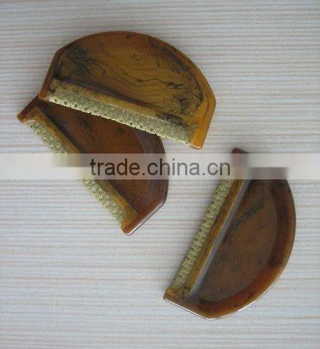 Cashmere comb for sweater