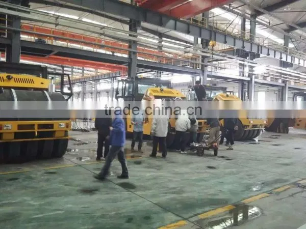 LDR210H Combination Tyre Vibratory Roller photo-5