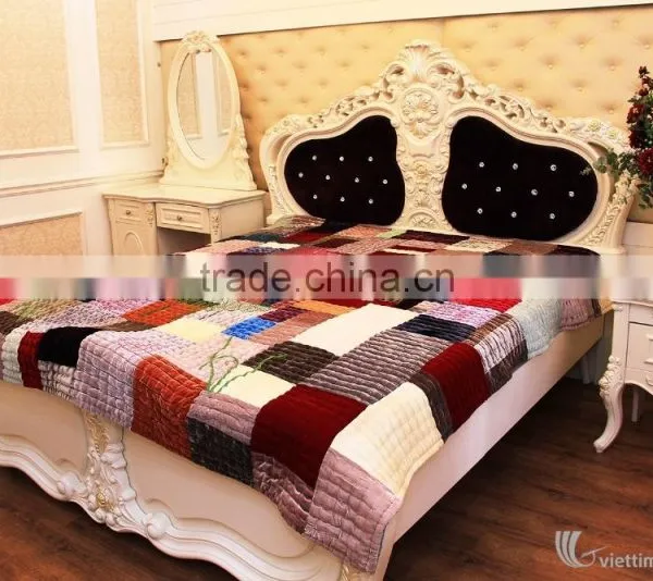 HAND EMBROIDERED BLANKET AND BED SHEET WITH PILLOW CASES photo-2