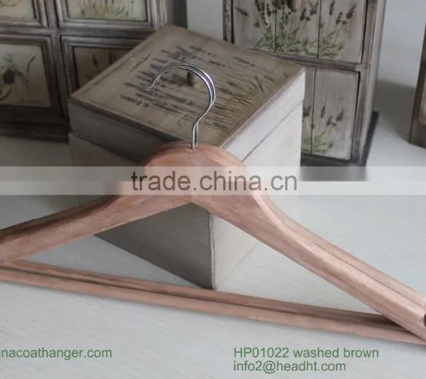 HEAD Set of 8 Curved Clothes Hanger Natural Color Wood photo-4