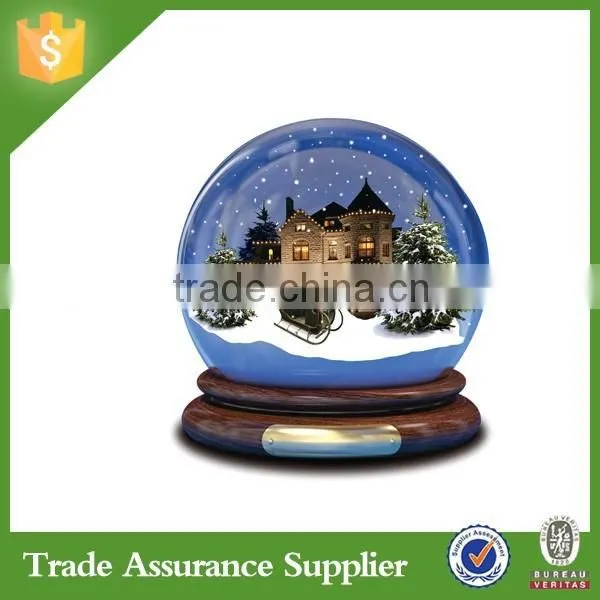 Into the Wintry World of the Snow Globe photo-4