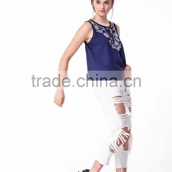 2017 New Fashion Embroidered Design Women Casual Tank Top photo-3
