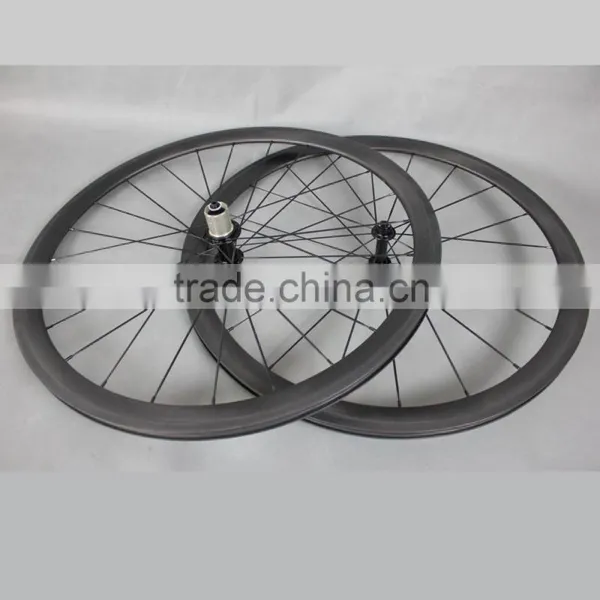 2015 700C Carbon Fiber Clincher Wide 23mm Road Bike Wheelset With Basalt Brake Surface photo-2