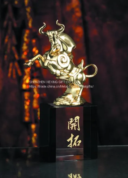 Wholesale Custom Gold Award Metal Trophy photo-4